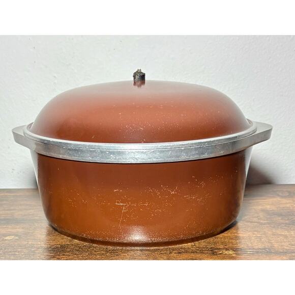 Vintage 1970s Club Cast Aluminum Brown Dutch Oven 4 Qt - Picture 6 of 14